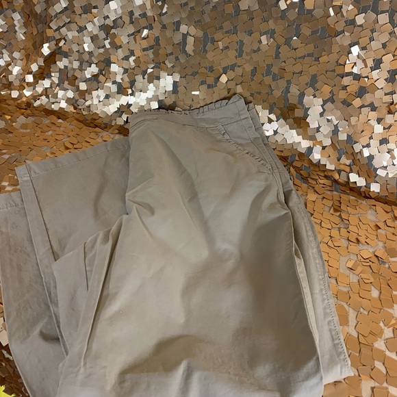 Ruffle detail khakis. Nwt JCrew - Picture 5 of 7